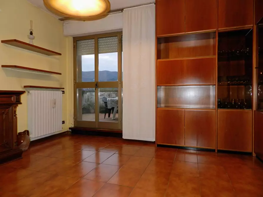 Immagine 51 di Appartamento in vendita  a Lucca