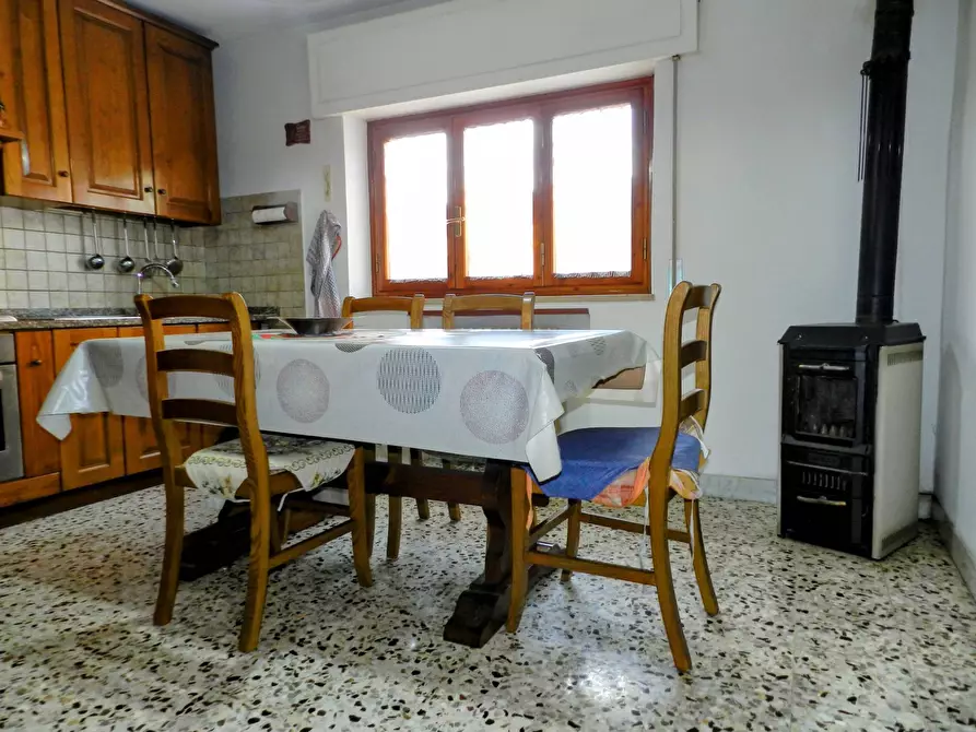 Immagine 9 di Villa in vendita  a Lucca