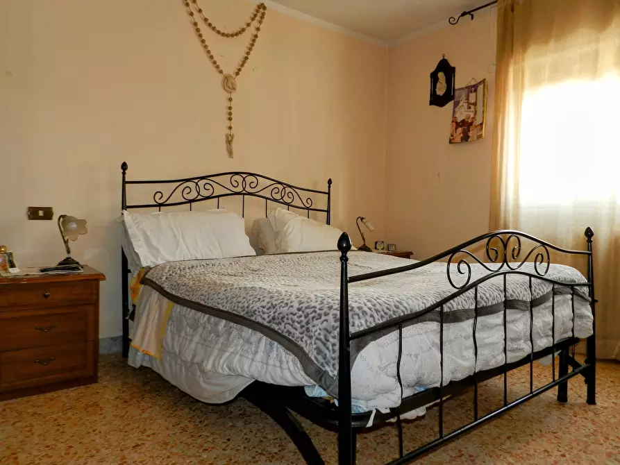 Immagine 12 di Villa in vendita  a Lucca