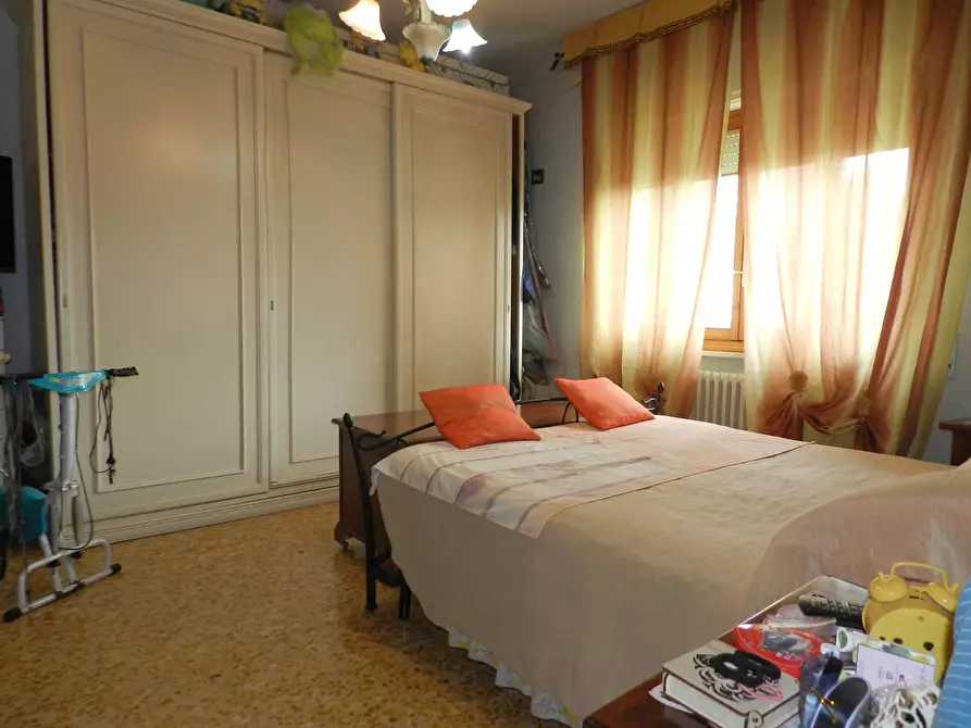 Immagine 22 di Villa in vendita  a Lucca