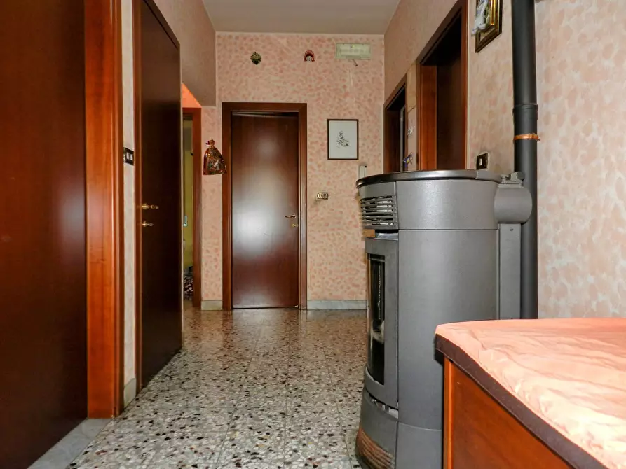 Immagine 29 di Villa in vendita  a Lucca