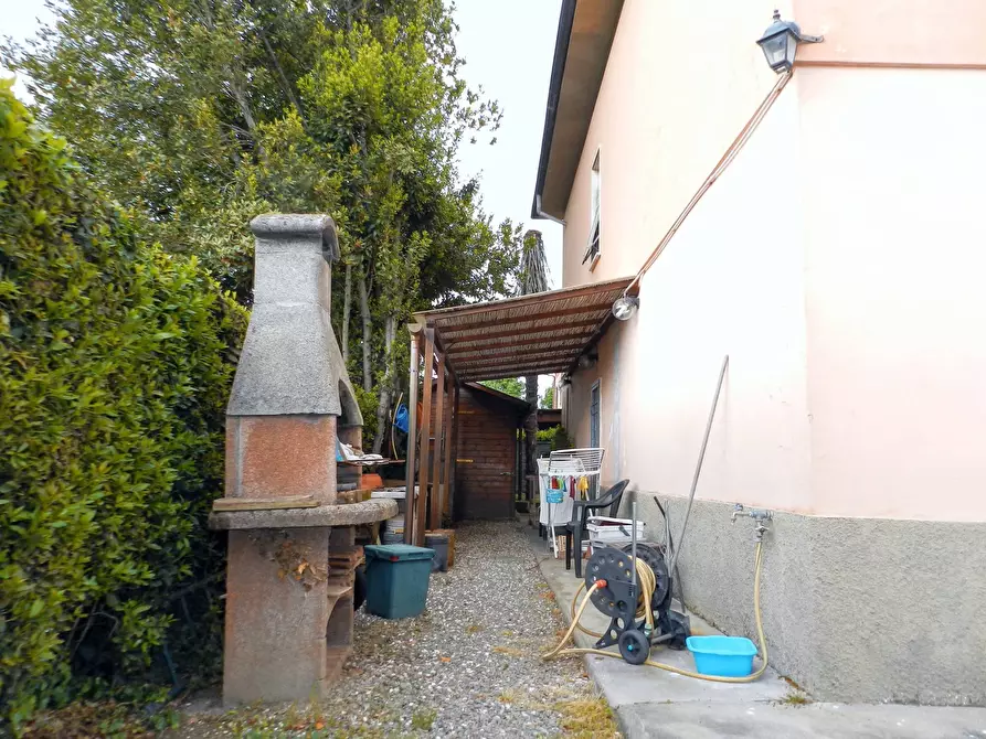 Immagine 44 di Villa in vendita  a Lucca
