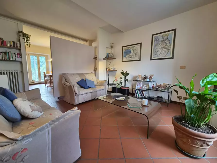 Immagine 3 di Casa semindipendente in vendita  a Lucca