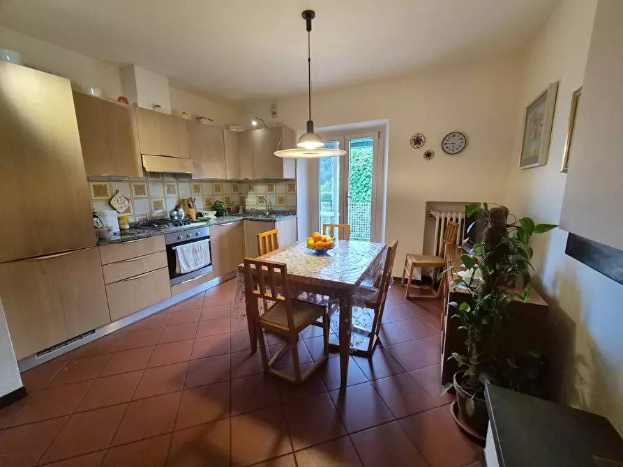Immagine 5 di Casa semindipendente in vendita  a Lucca