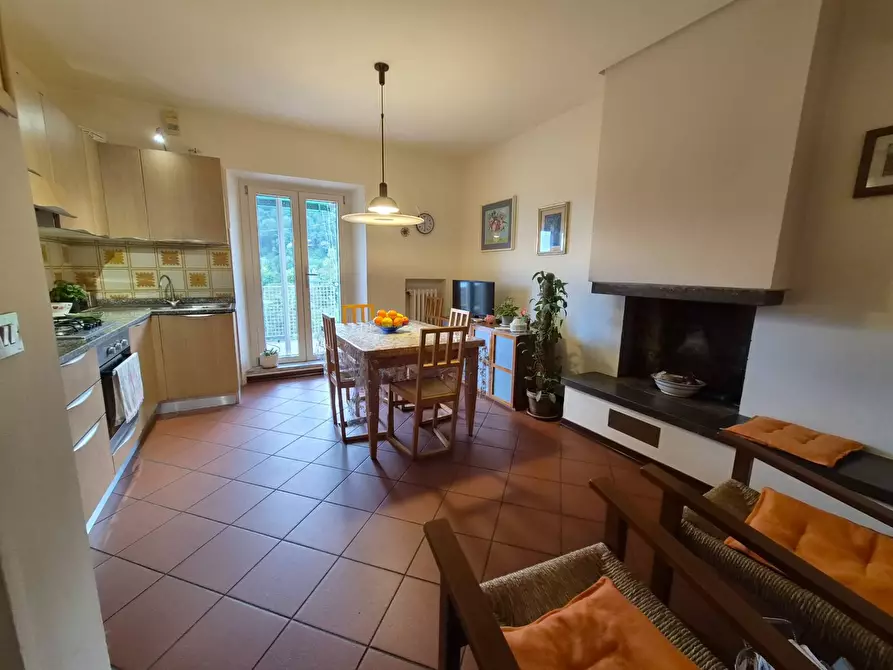 Immagine 10 di Casa semindipendente in vendita  a Lucca