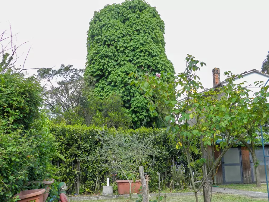Immagine 31 di Casa semindipendente in vendita  a Lucca