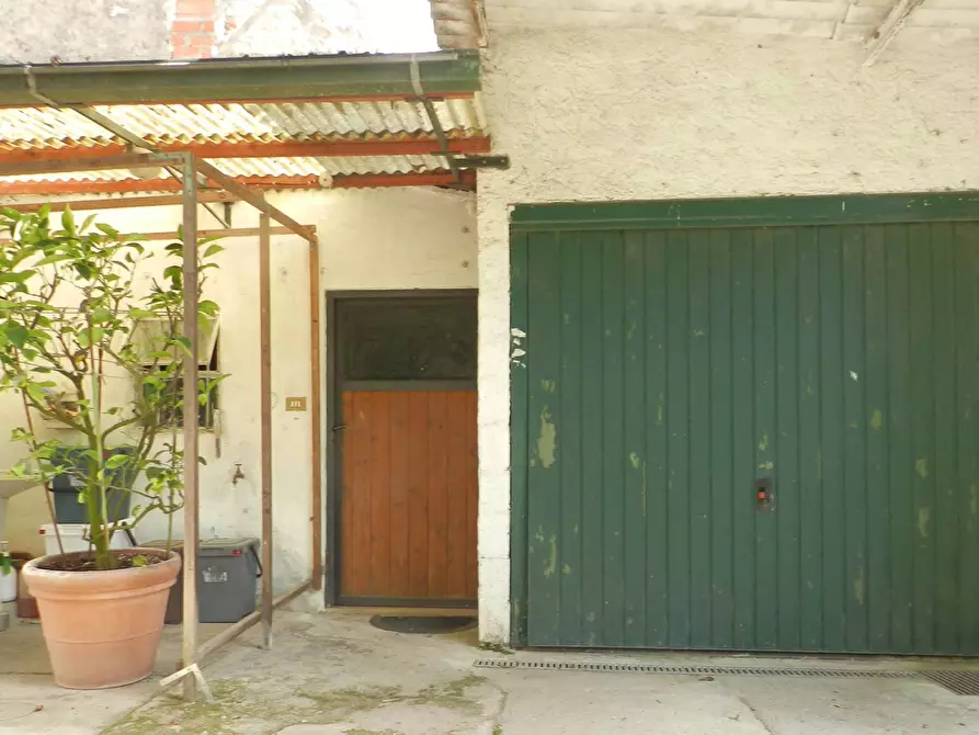 Immagine 45 di Casa semindipendente in vendita  a Lucca