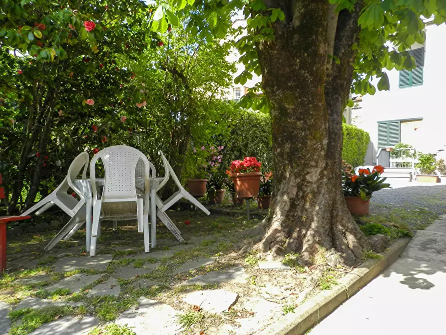 Immagine 47 di Casa semindipendente in vendita  a Lucca