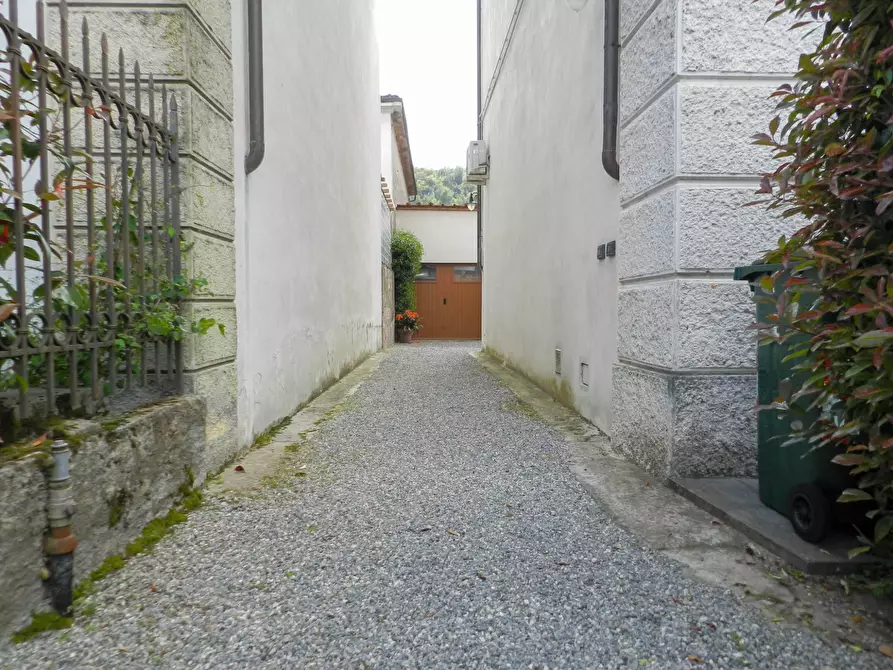 Immagine 58 di Casa semindipendente in vendita  a Lucca