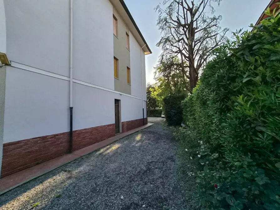 Immagine 20 di Appartamento in vendita  a Lucca