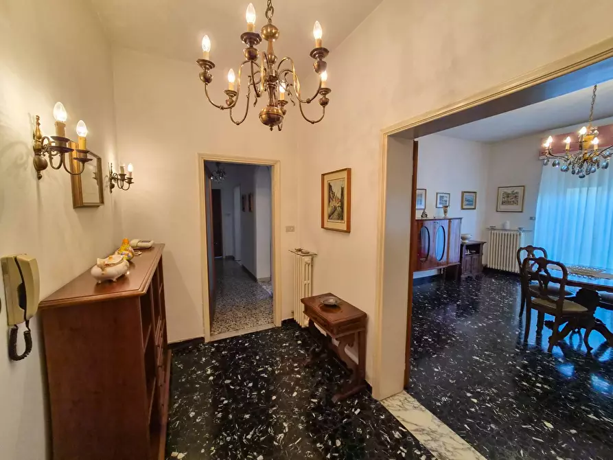 Immagine 7 di Appartamento in vendita  a Lucca