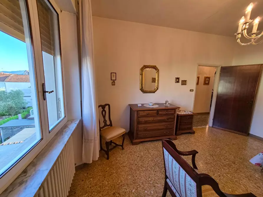 Immagine 32 di Appartamento in vendita  a Lucca