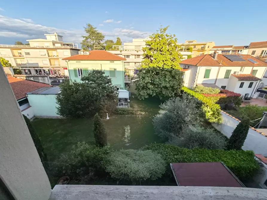 Immagine 33 di Appartamento in vendita  a Lucca
