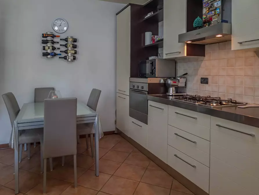 Immagine 3 di Appartamento in vendita  a Lucca