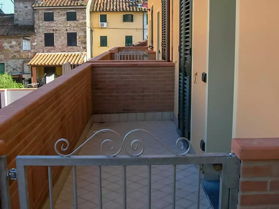 Immagine 36 di Appartamento in vendita  a Lucca