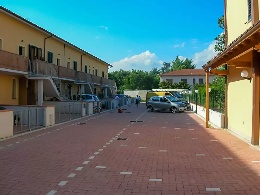 Immagine 38 di Appartamento in vendita  a Lucca