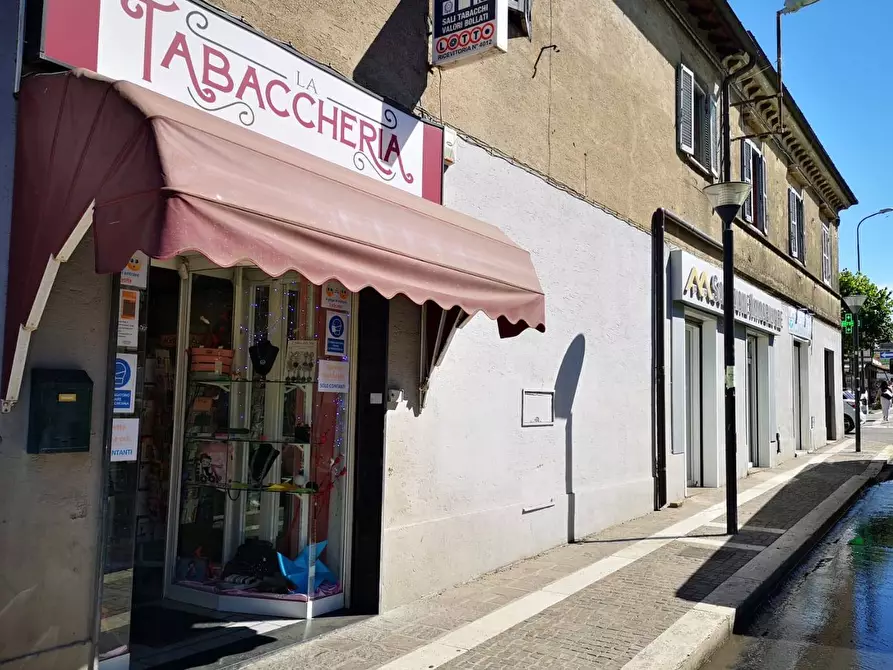 Immagine 4 di Locale commerciale in vendita  in Via del Mare 66 a Albano Laziale