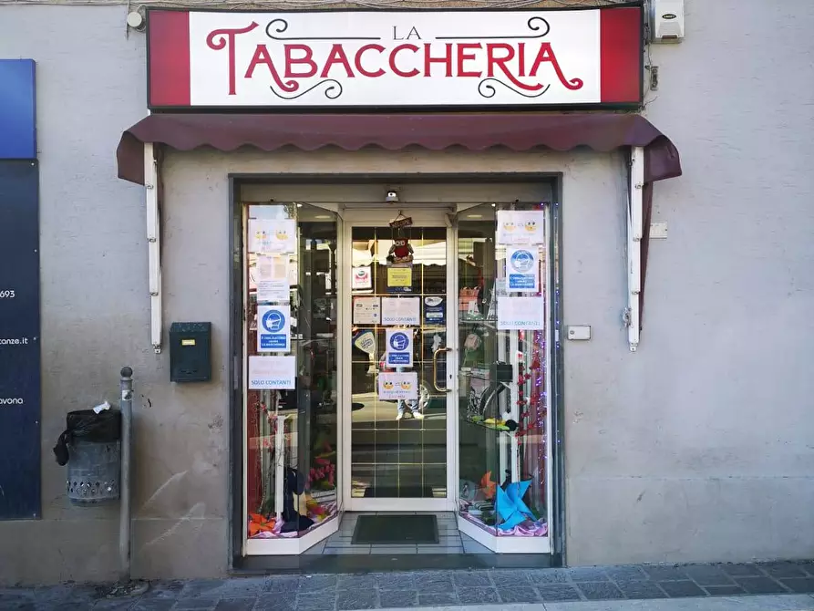 Immagine 1 di Locale commerciale in vendita  in Via del Mare 66 a Albano Laziale