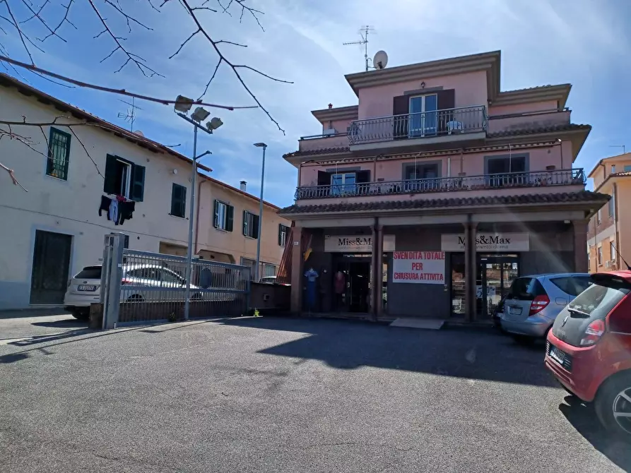 Immagine 3 di Locale commerciale in affitto  in via del mare 61 a Albano Laziale