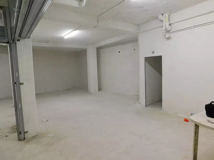 Immagine 2 di Box auto in vendita  in Via Cardinal Pizzardo 7 a Marino