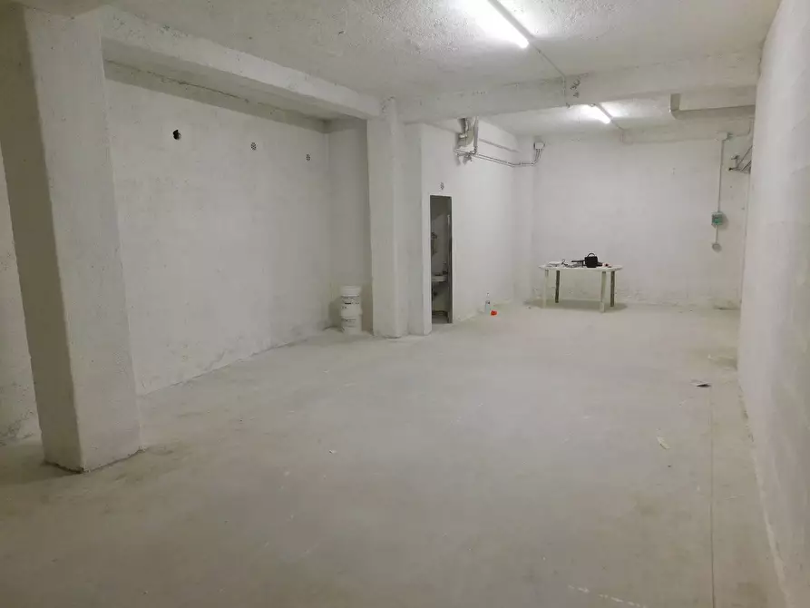 Immagine 4 di Box auto in vendita  in Via Cardinal Pizzardo 7 a Marino