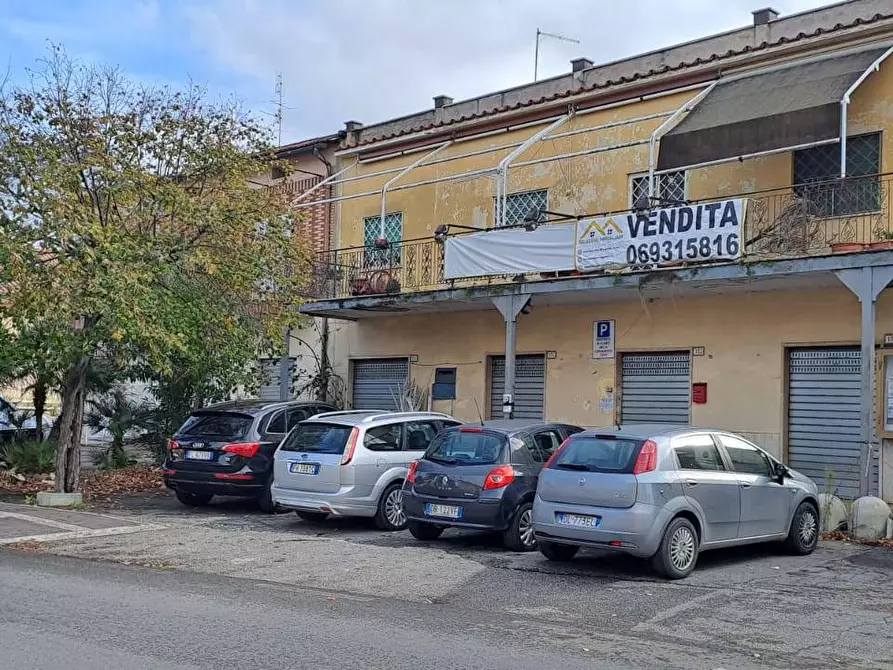 Immagine 5 di Appartamento in vendita  in via del mare 195 195 a Albano Laziale