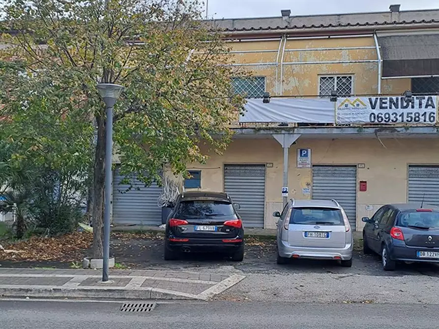 Immagine 7 di Appartamento in vendita  in via del mare 195 195 a Albano Laziale