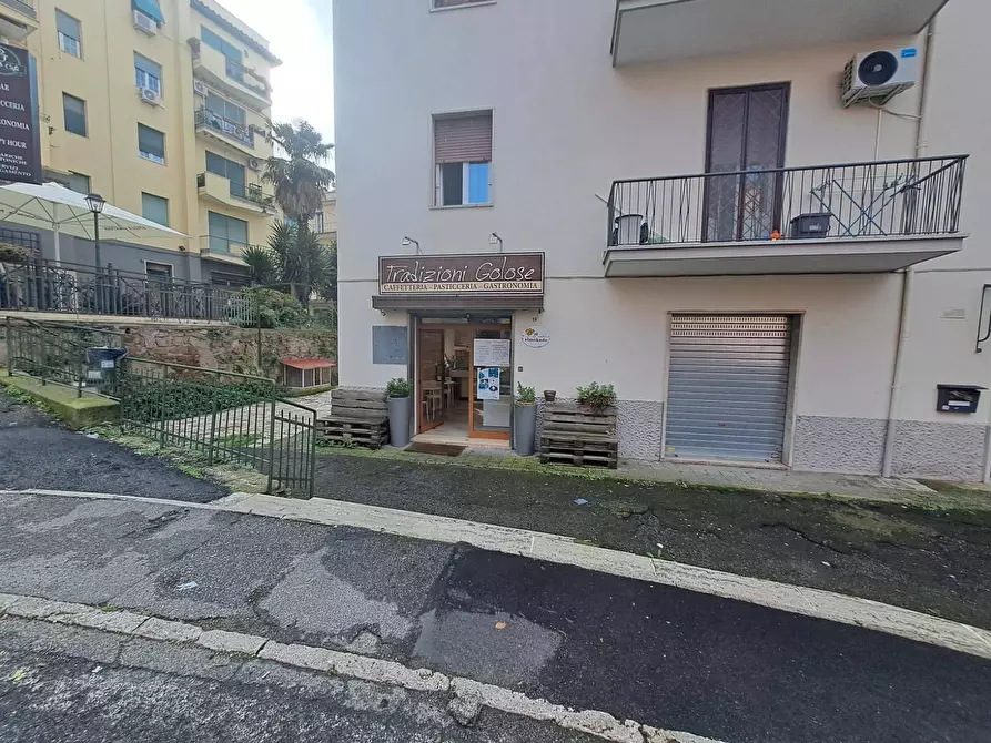 Immagine 19 di Locale commerciale in vendita  in VIRGILIO 16 a Albano Laziale
