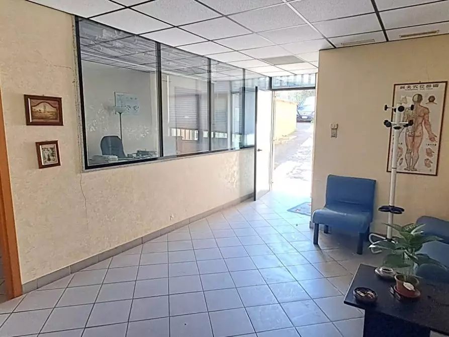 Immagine 5 di Locale commerciale in vendita  in via messina a Albano Laziale