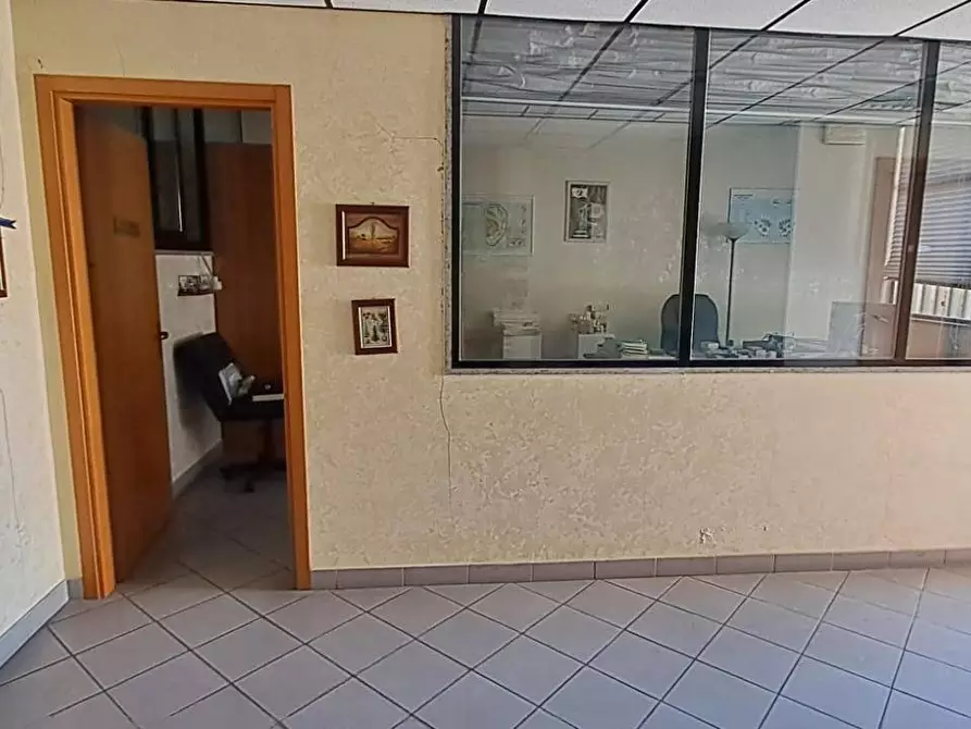 Immagine 13 di Locale commerciale in vendita  in via messina a Albano Laziale