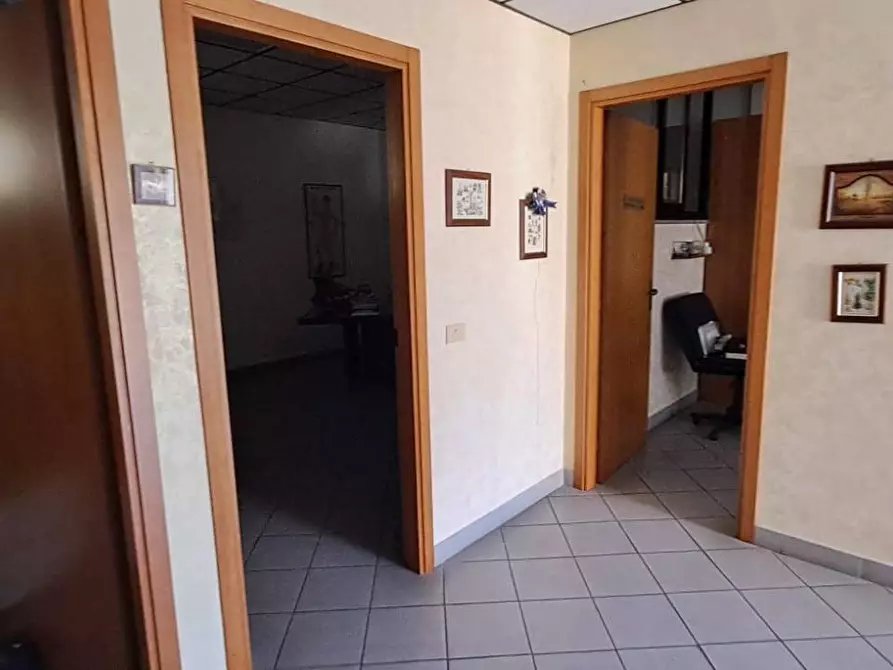 Immagine 16 di Locale commerciale in vendita  in via messina a Albano Laziale