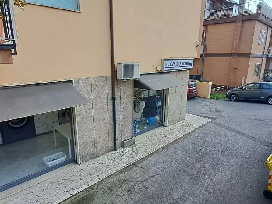 Immagine 5 di Locale commerciale in vendita  in via pratolungo 25 a Ariccia