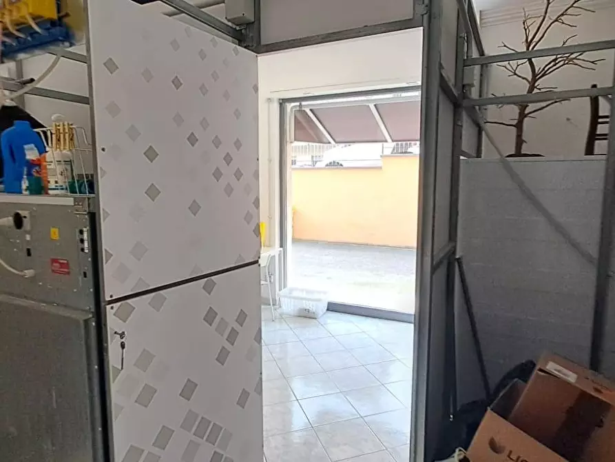 Immagine 18 di Locale commerciale in vendita  in via pratolungo 25 a Ariccia