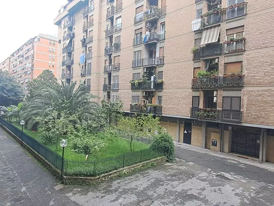 Immagine 4 di Appartamento in vendita  in via dell'impruneta 130 a Roma