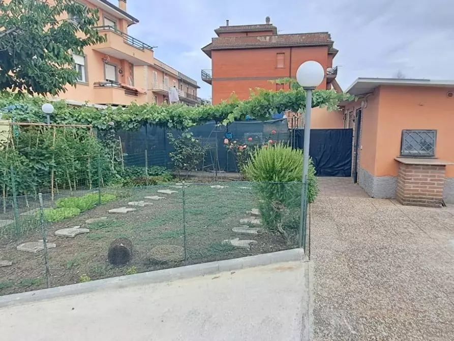 Immagine 2 di Appartamento in vendita  in via dante alighieri 4 a Castel Gandolfo