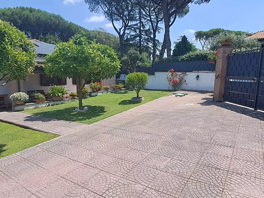 Immagine 13 di Villa in vendita  in via nettunense 9 a Ariccia