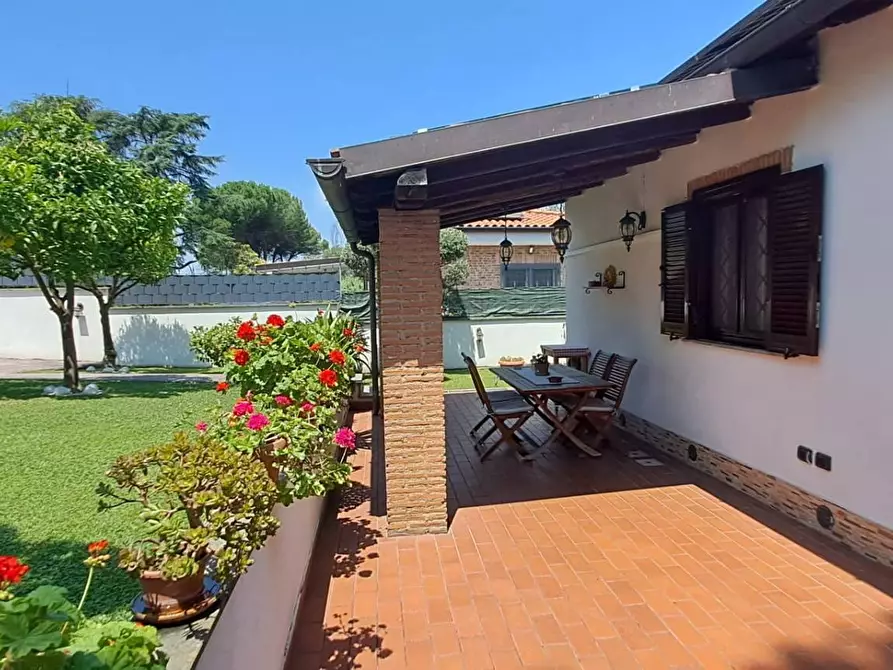 Immagine 43 di Villa in vendita  in via nettunense 9 a Ariccia
