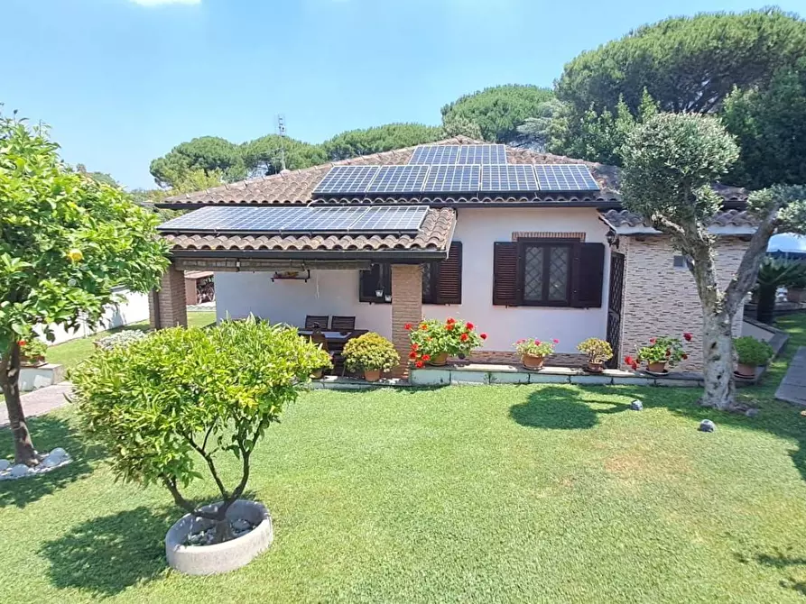 Immagine 59 di Villa in vendita  in via nettunense 9 a Ariccia