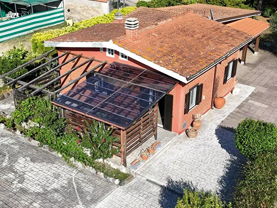 Immagine 2 di Villa in vendita  in via ginestreto 25 a Ariccia