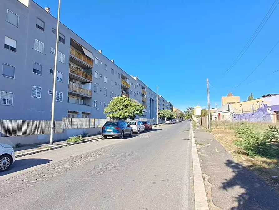 Immagine 2 di Appartamento in vendita  in Via Umberto Lilloni 52 a Roma