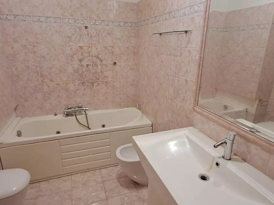 Immagine 23 di Appartamento in vendita  in Via Umberto Lilloni 52 a Roma