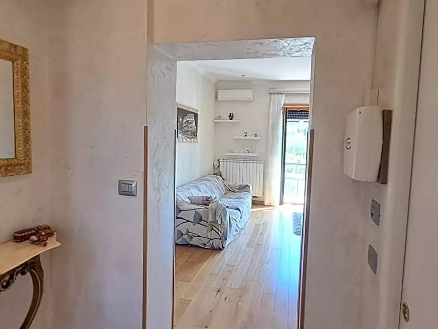 Immagine 7 di Appartamento in vendita  in via boville 58 a Marino