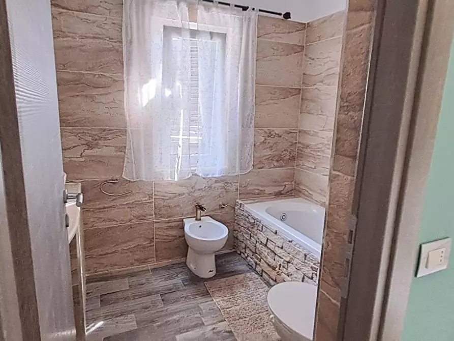 Immagine 31 di Appartamento in vendita  in via adda 36 a Anzio