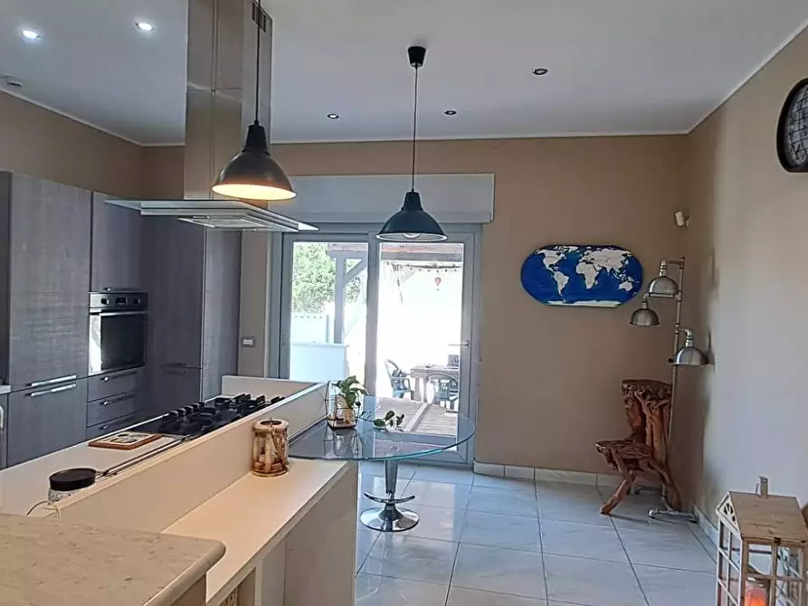 Immagine 42 di Appartamento in vendita  in via adda 36 a Anzio