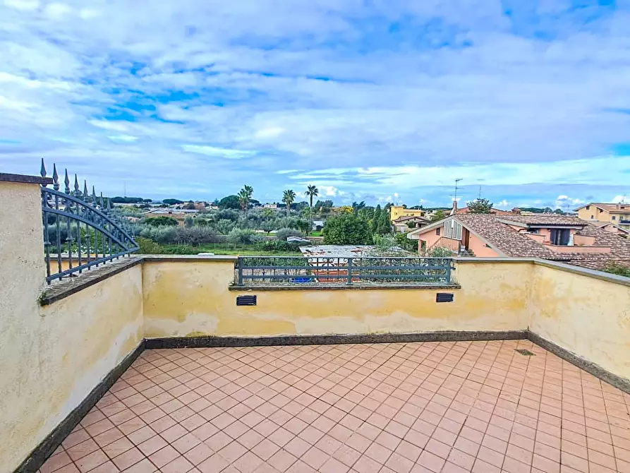 Immagine 8 di Villa in vendita  in via trieste 52 a Albano Laziale