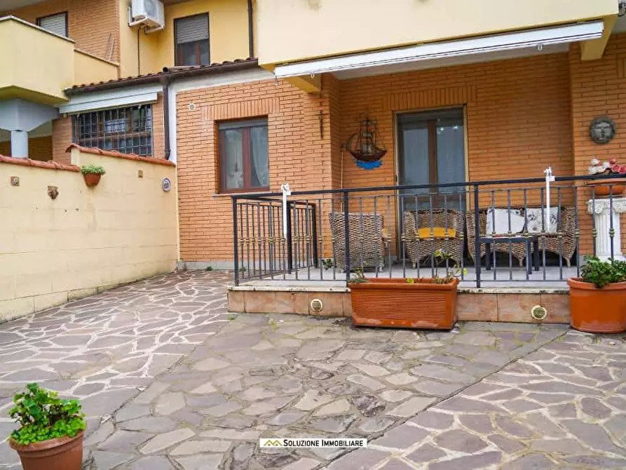 Immagine 5 di Villa in vendita  in via dante alighieri 6 a Anzio