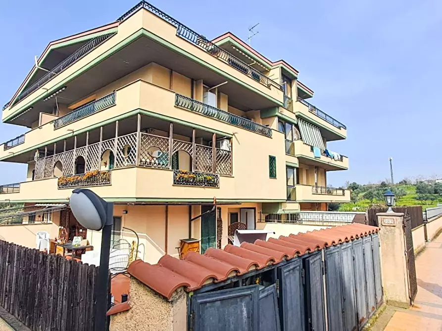 Immagine 9 di Appartamento in vendita  in via delle rose 28b a Castel Gandolfo
