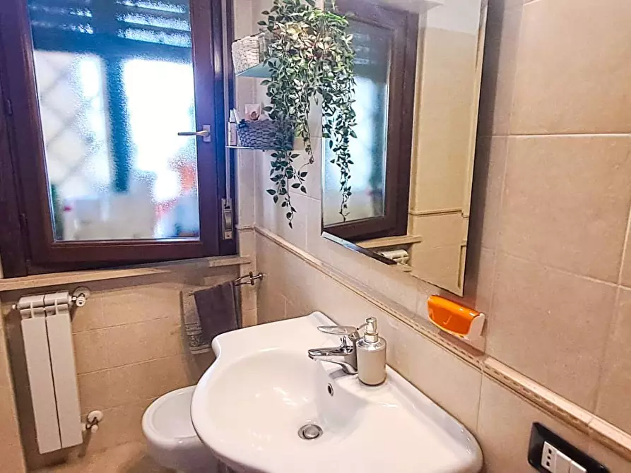 Immagine 12 di Appartamento in vendita  in via delle rose 28b a Castel Gandolfo