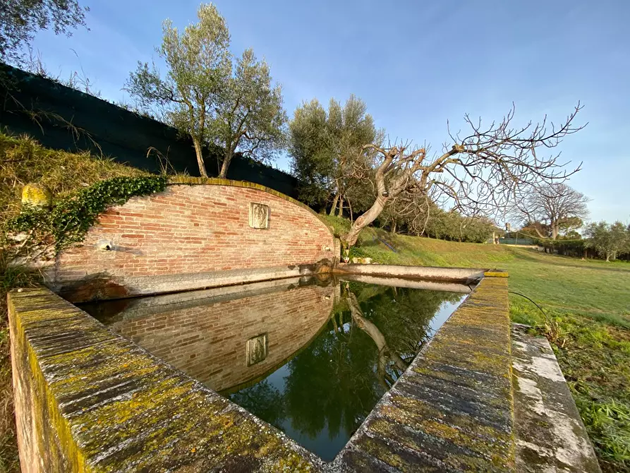 Immagine 10 di Villa in vendita  snc a Fermo