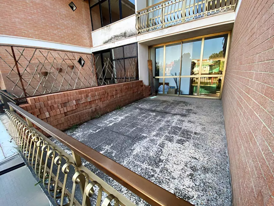 Immagine 5 di Appartamento in vendita  snc a Ponzano Di Fermo